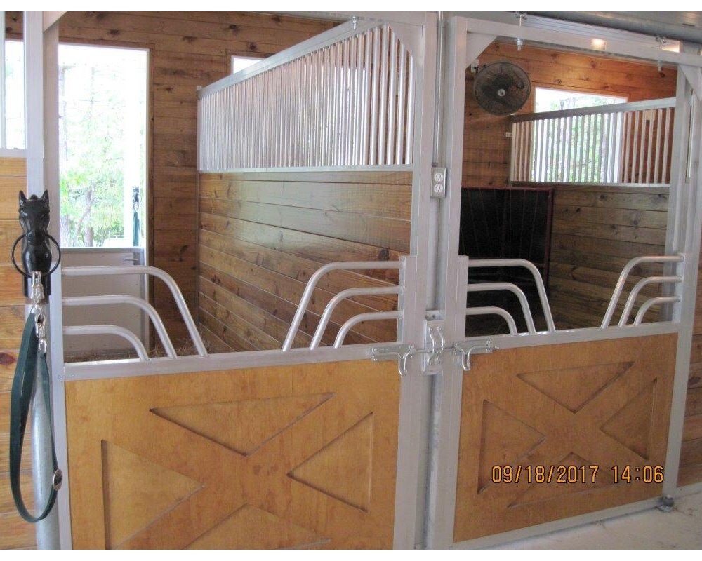 Mini Gossip Top Horse Stalls