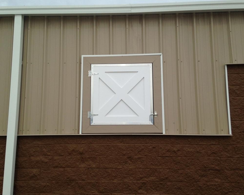 Single panel Crossbuck Endura barn shutter.