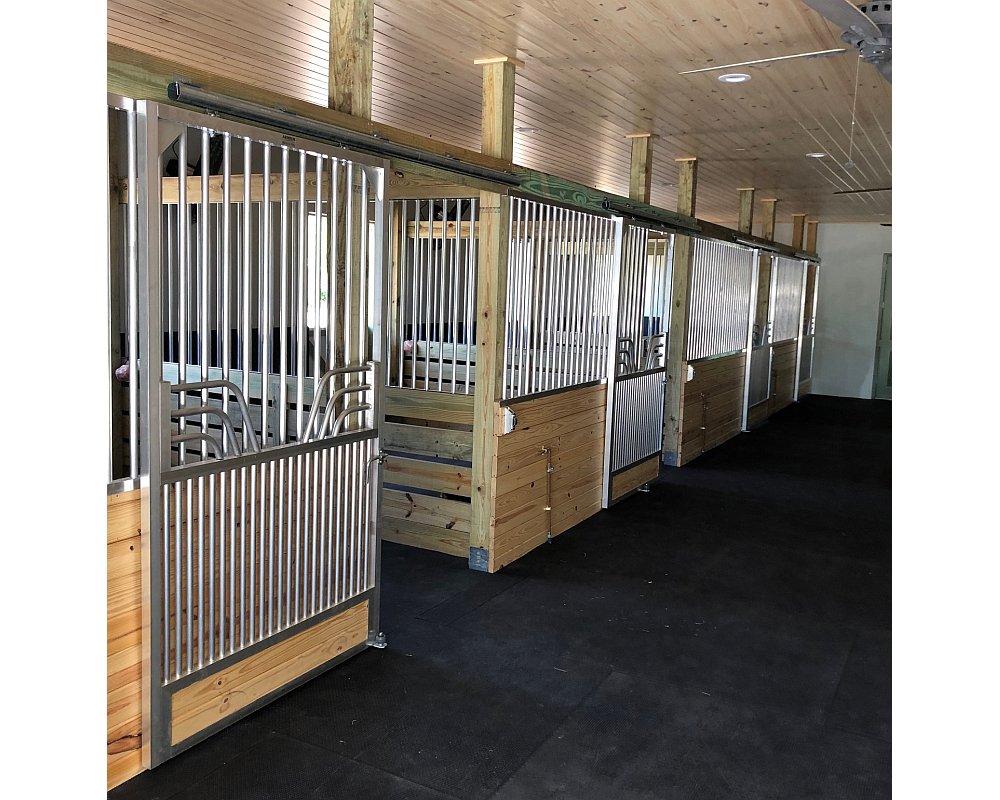 Armour Horse Stalls 145 Warhit Barn Armour Horse Stalls